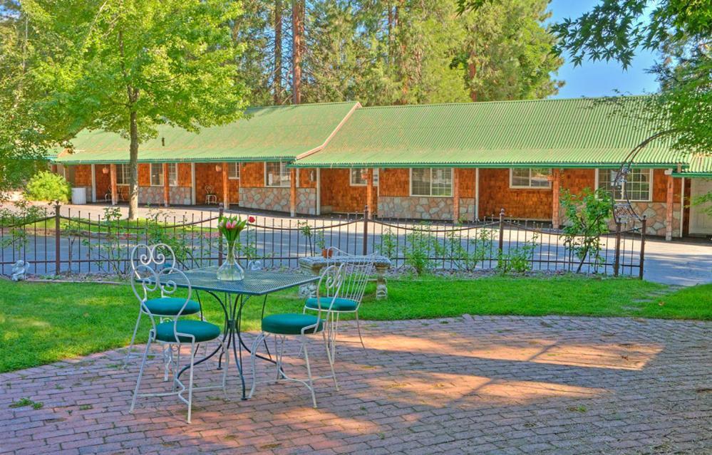 Strawberry Valley Inn Маунт-Шаста Экстерьер фото