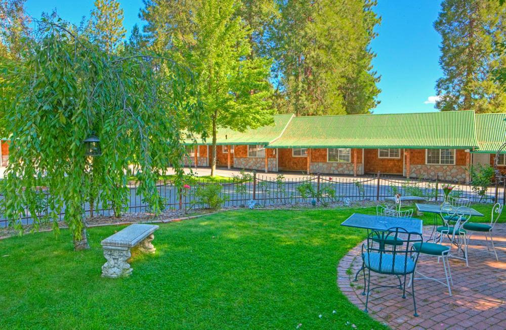Strawberry Valley Inn Маунт-Шаста Экстерьер фото